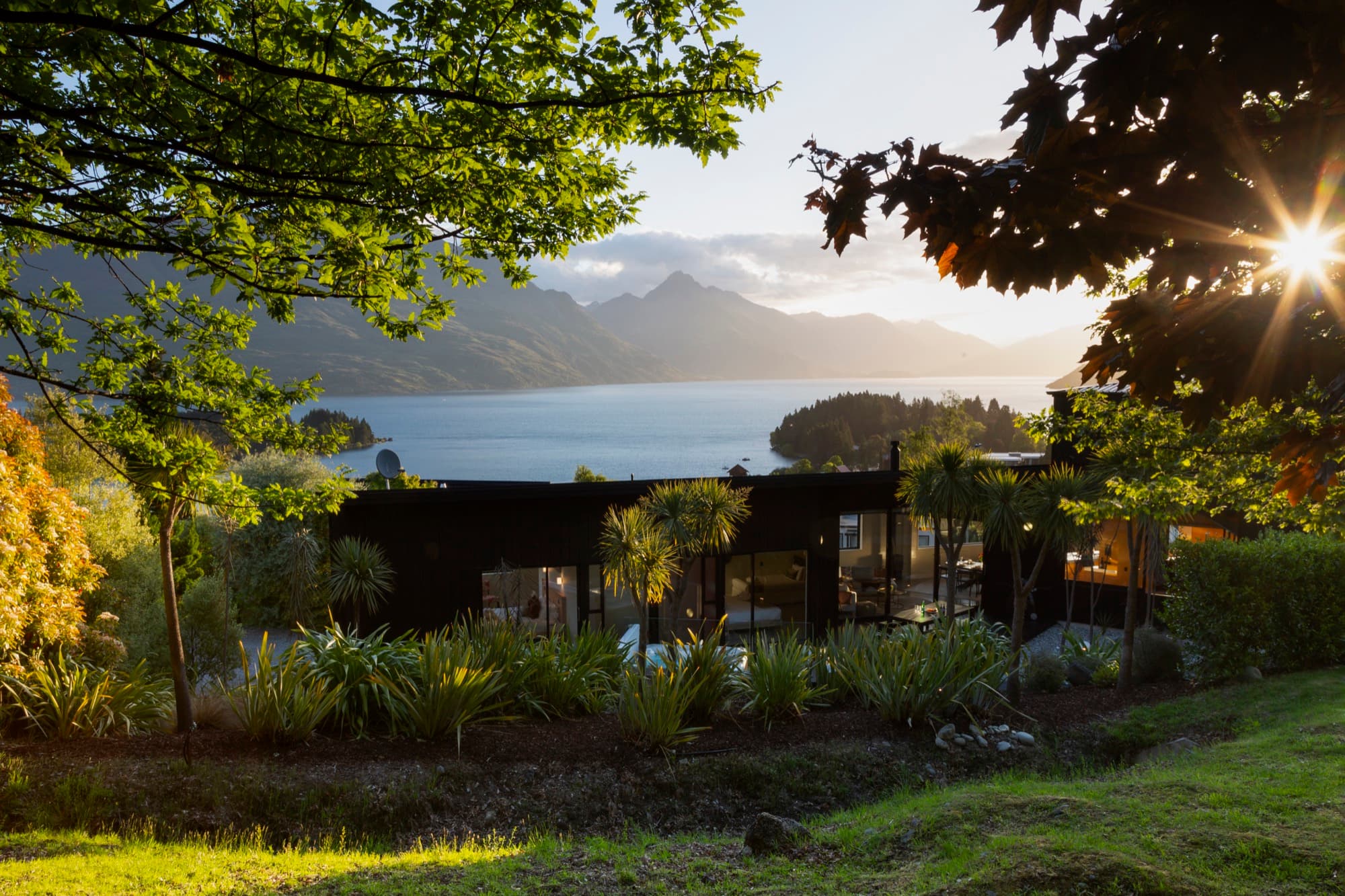 Snowbird — Lakeside Luxury, Steps from Town